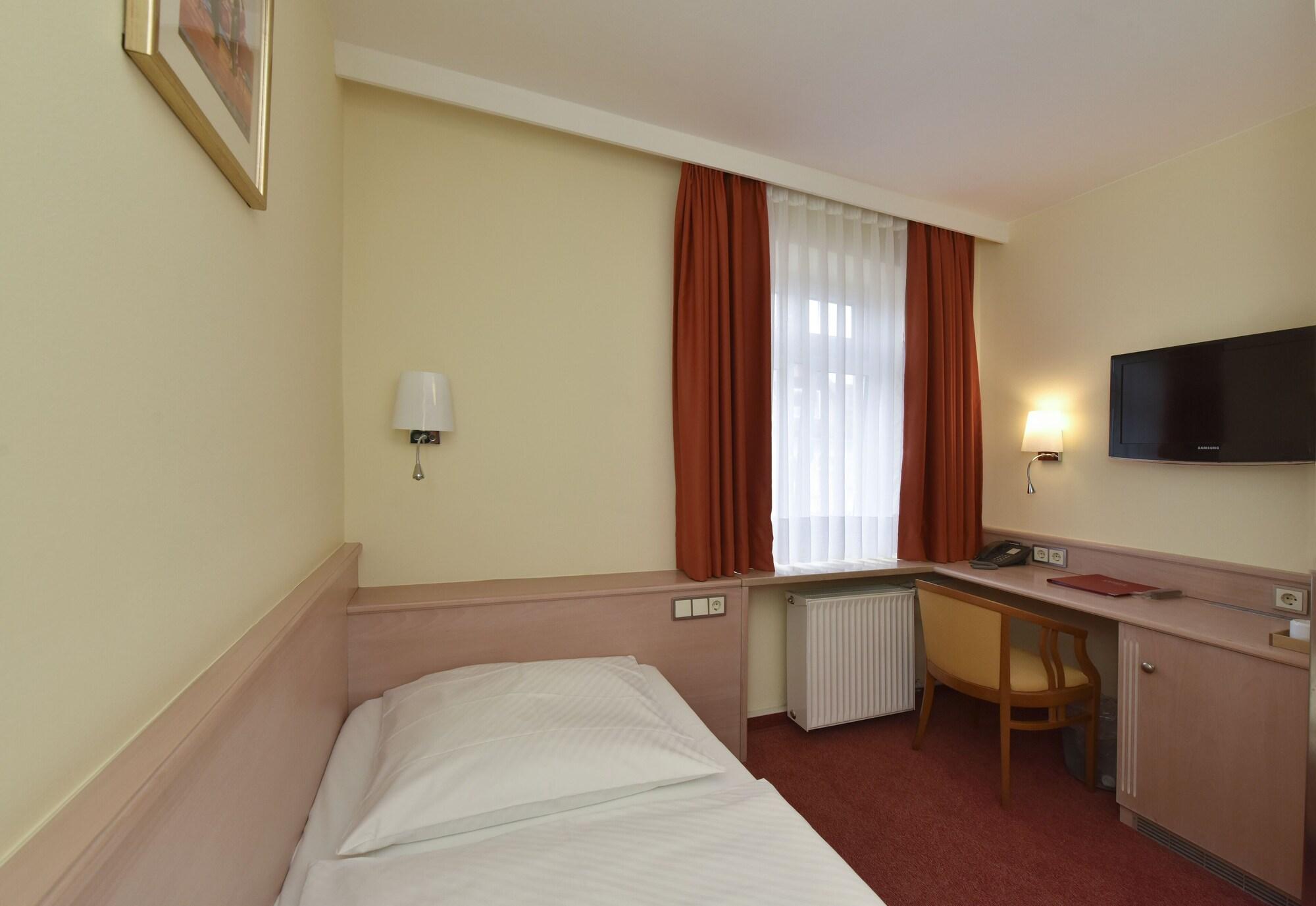 Hotel Adria Muenchen Εξωτερικό φωτογραφία