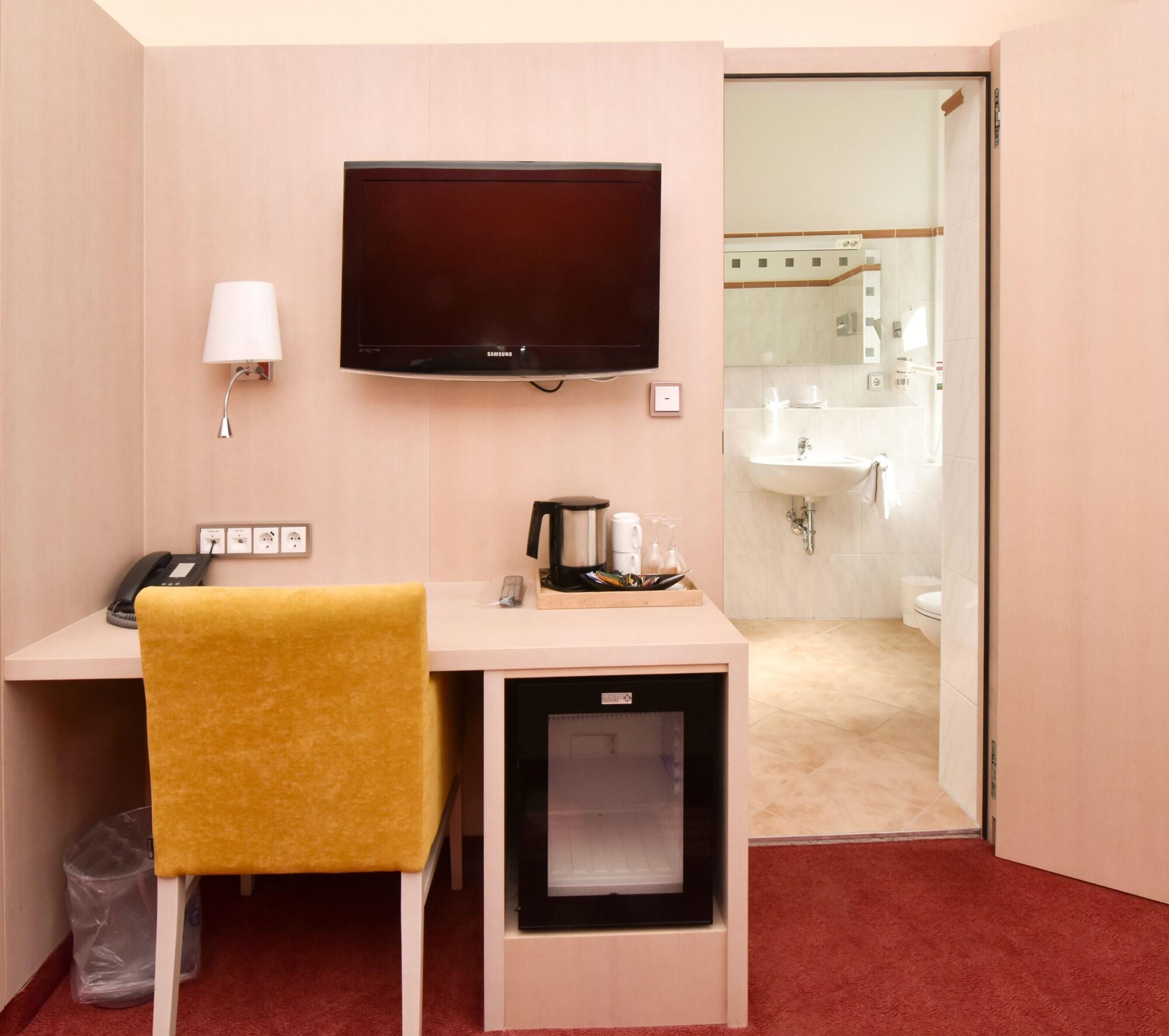 Hotel Adria Muenchen Εξωτερικό φωτογραφία