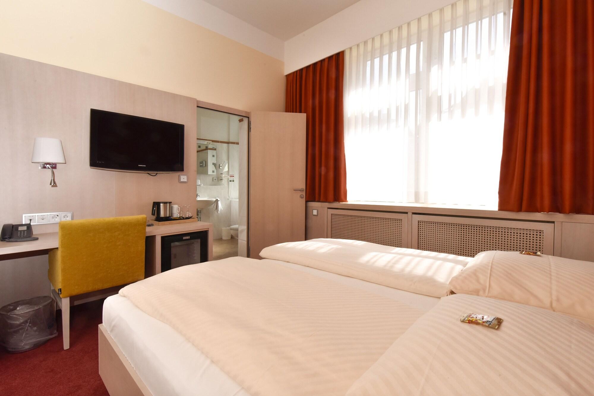 Hotel Adria Muenchen Εξωτερικό φωτογραφία